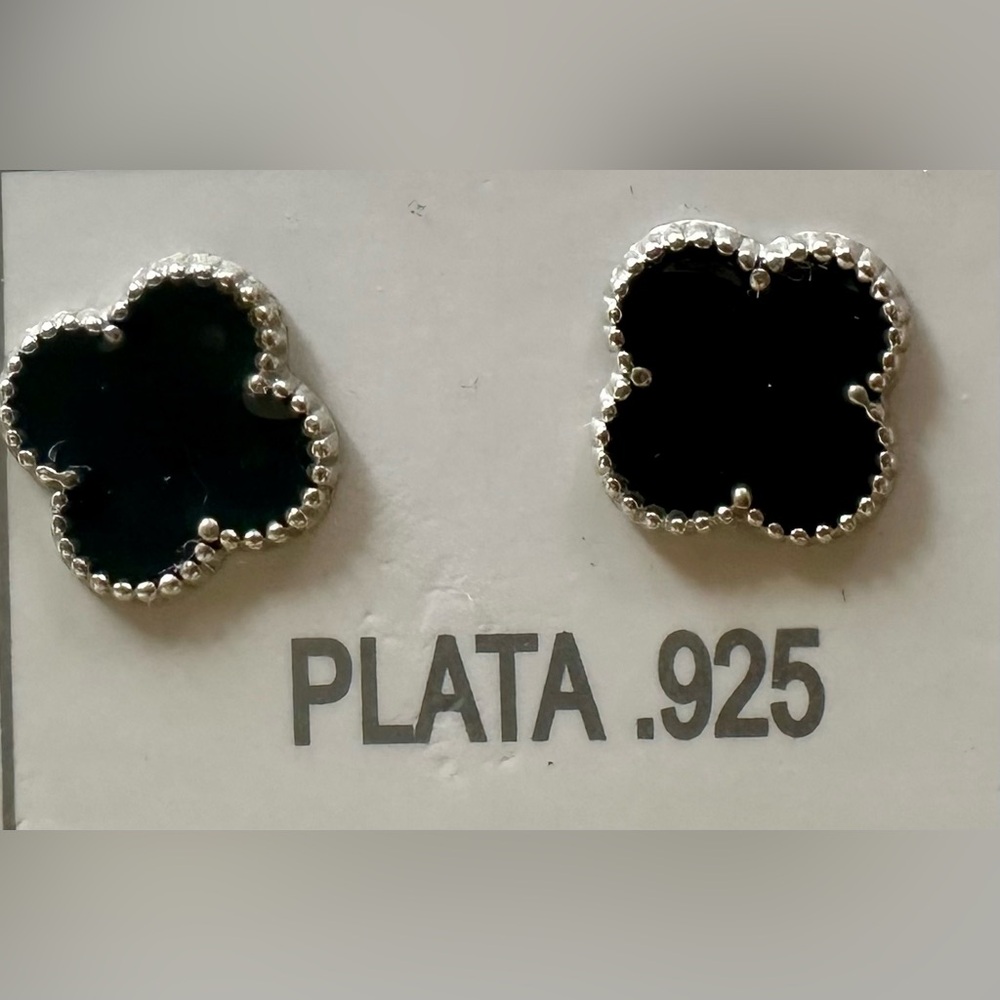 Flowers studs. Mexican Silver 925. For girls, women or men.
